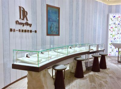 品牌钻戒和定制钻戒,怎么定制属于自己独一无二的钻戒