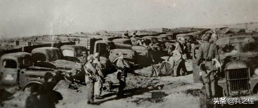 聂凤智缴获貂皮大衣，神气展示，陶勇一边叫好，一边悄悄烧个洞