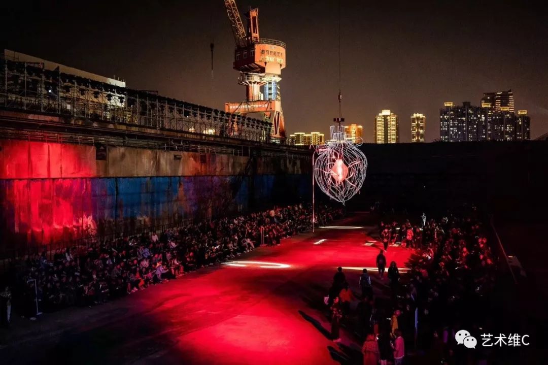 长得帅的人，事业都会成功！艺术家丁勇与他的冒险人生