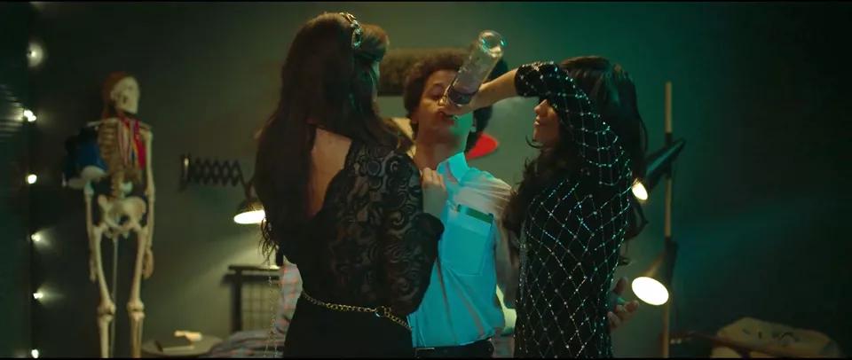 比“美国派”还刺激的疯狂趴体，怎么就沦为“死神来了”？