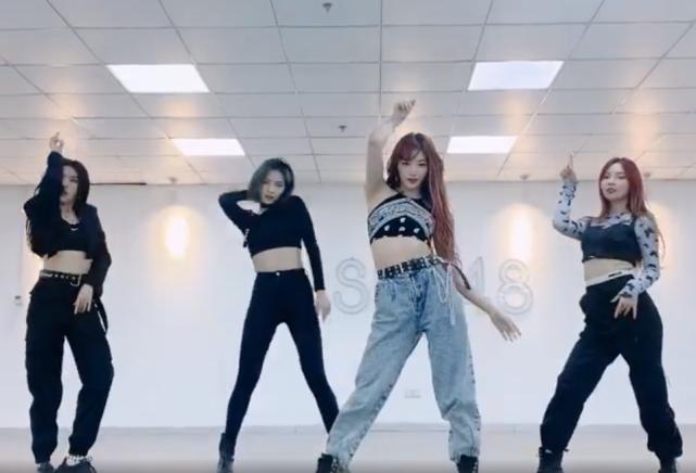 孔雪儿许佳琪戴萌许杨玉琢完整版,孔雪儿许佳琪戴萌许杨玉琢视频