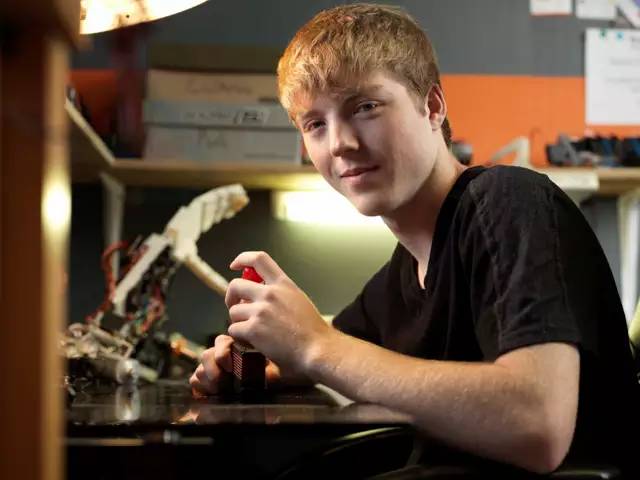 90后的走心设计,90后走心的设计引爆全网太震撼了