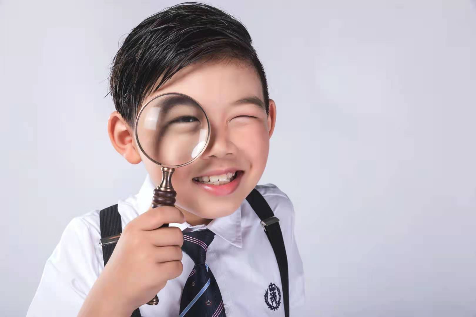 妈妈发飙爸爸表现很冤枉,妈妈发飙爸爸不敢吭声