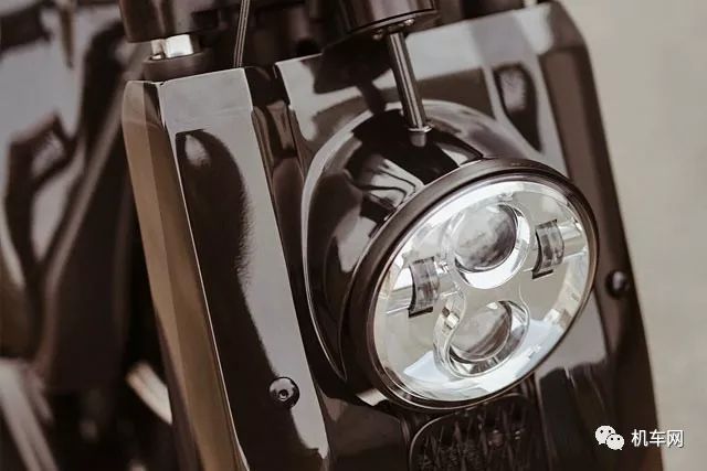 改装师！还我蓝天白云标的宝马