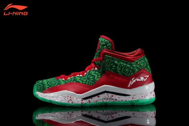 nba球员圣诞节穿什么鞋,nba球星平时穿什么鞋