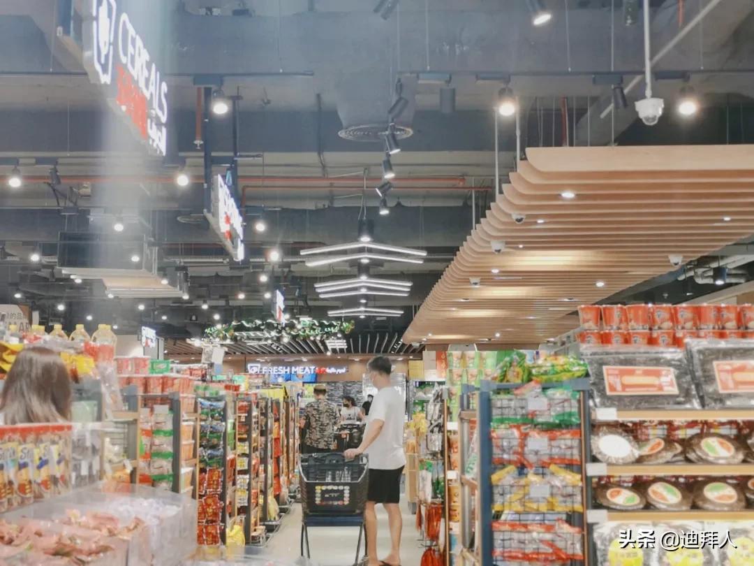 迪拜的物价多少钱一平方,迪拜顶级商场购物实拍