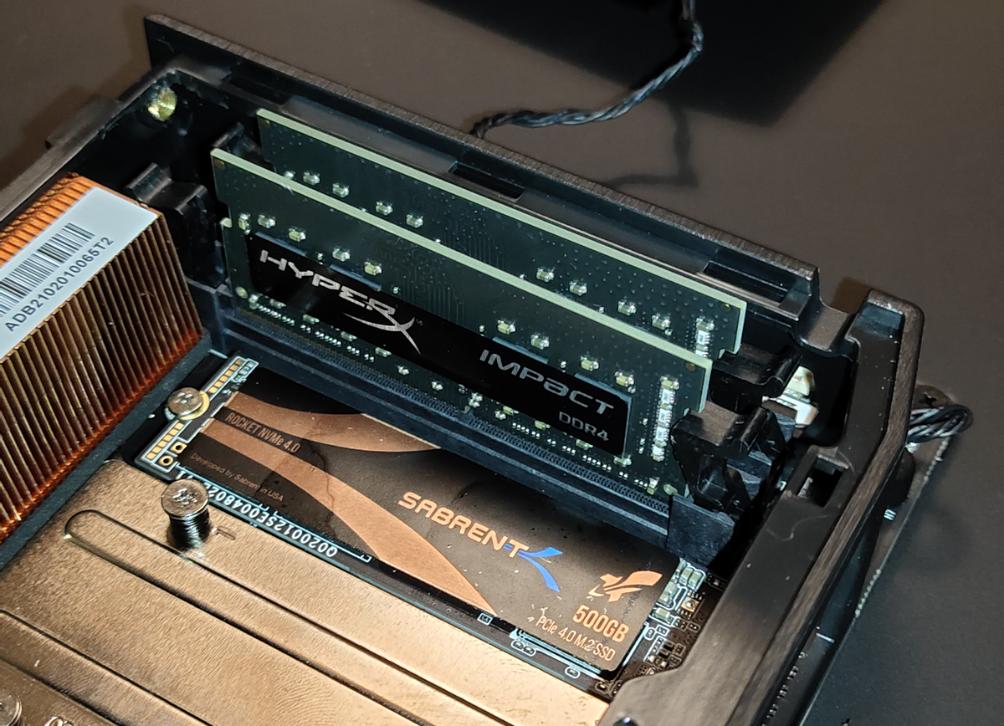 英特尔nuc猛兽峡谷拆解,英特尔nuc猛兽峡谷即将登场