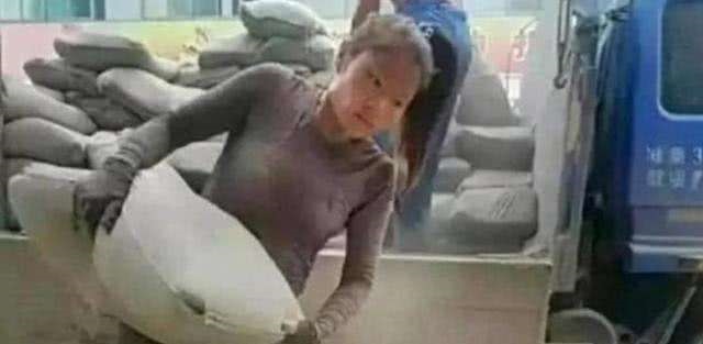 卖惨走红的水泥妹是什么行为,2017年靠卖惨走红水泥妹