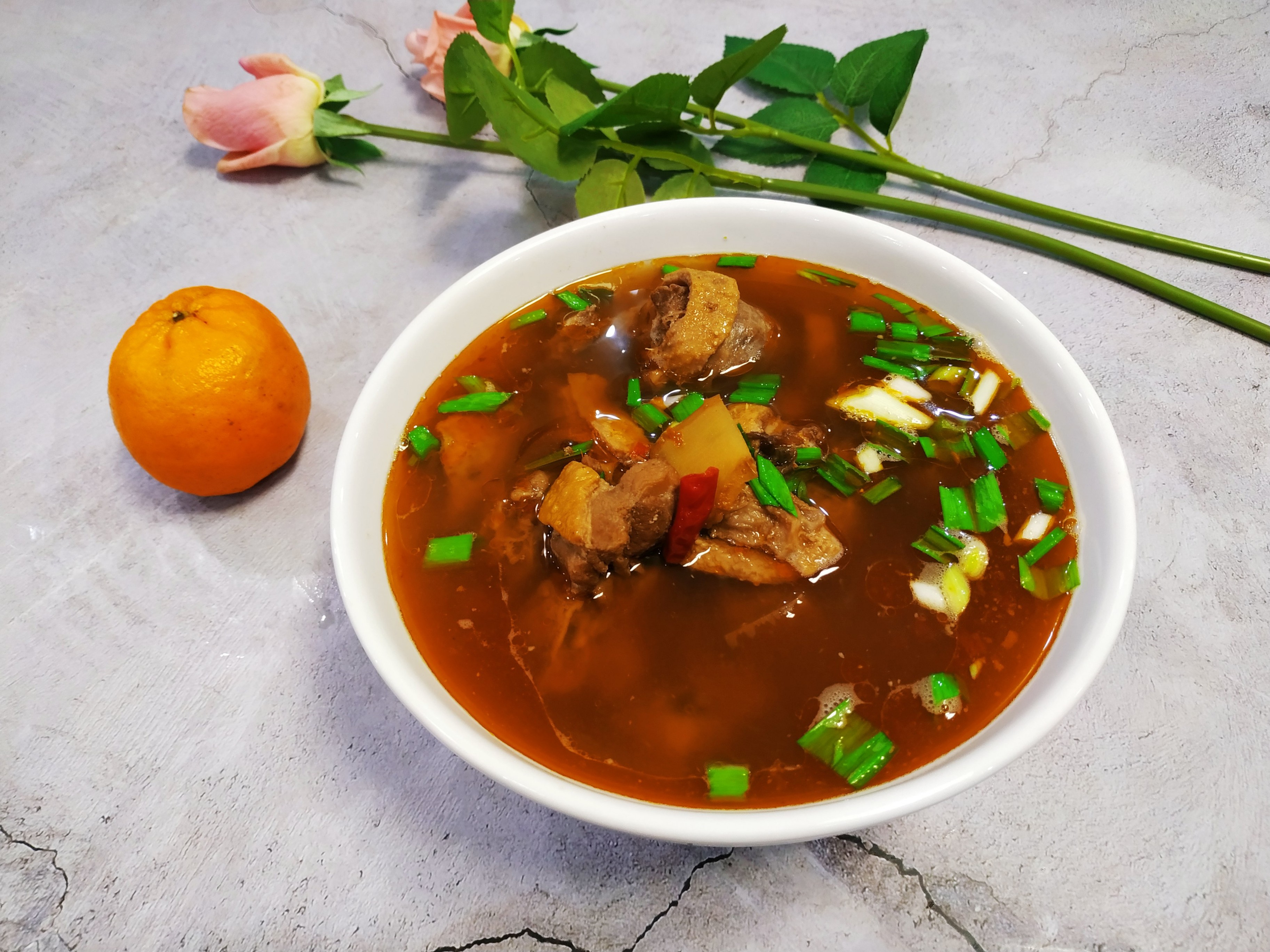 夏季吃鸭肉好还是鸡肉好,夏季吃鸭肉有什么好处