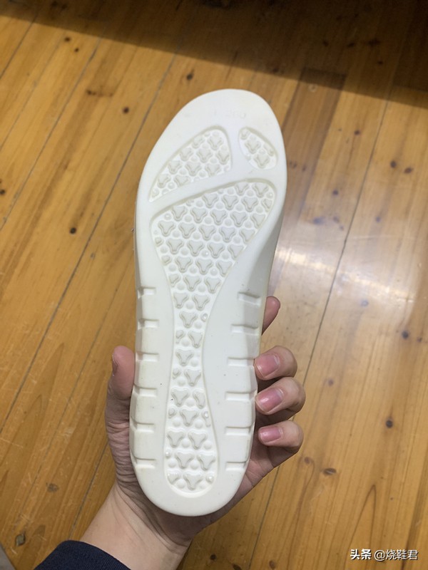 帆布鞋万斯匡威和回力,帆布鞋哪个好看性价比高