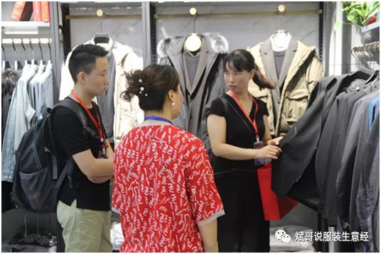 服装导购怎么引导顾客,作为服装导购怎样了解顾客心理