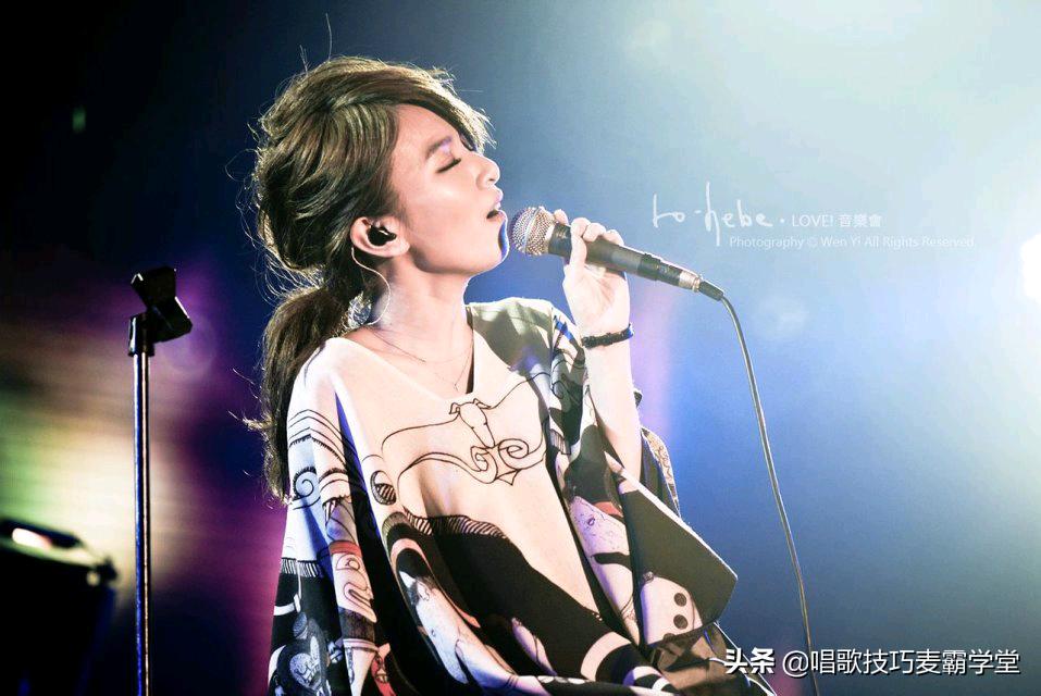 唱歌时嗓子乱用力,唱歌太用力把嗓子唱哑了怎么办