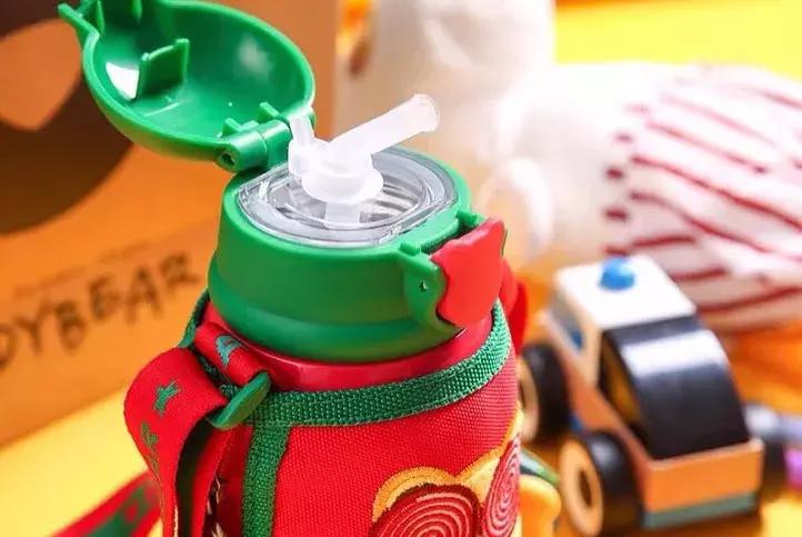 让孩子爱上用杯子喝水,让孩子爱喝水的杯子