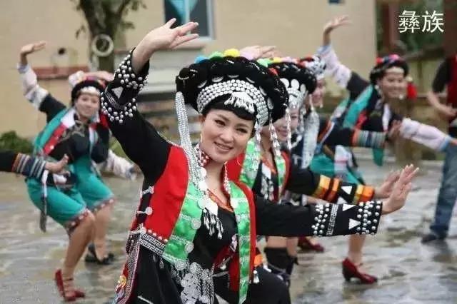 56个民族美女服饰图片大全,56个民族女生的漂亮服装