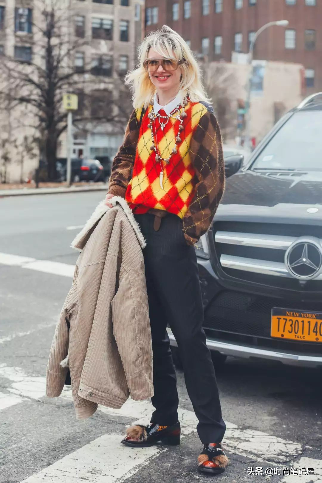 爆款撞色慵懒风毛衣穿搭,毛衣衬衫外套长款慵懒风穿搭