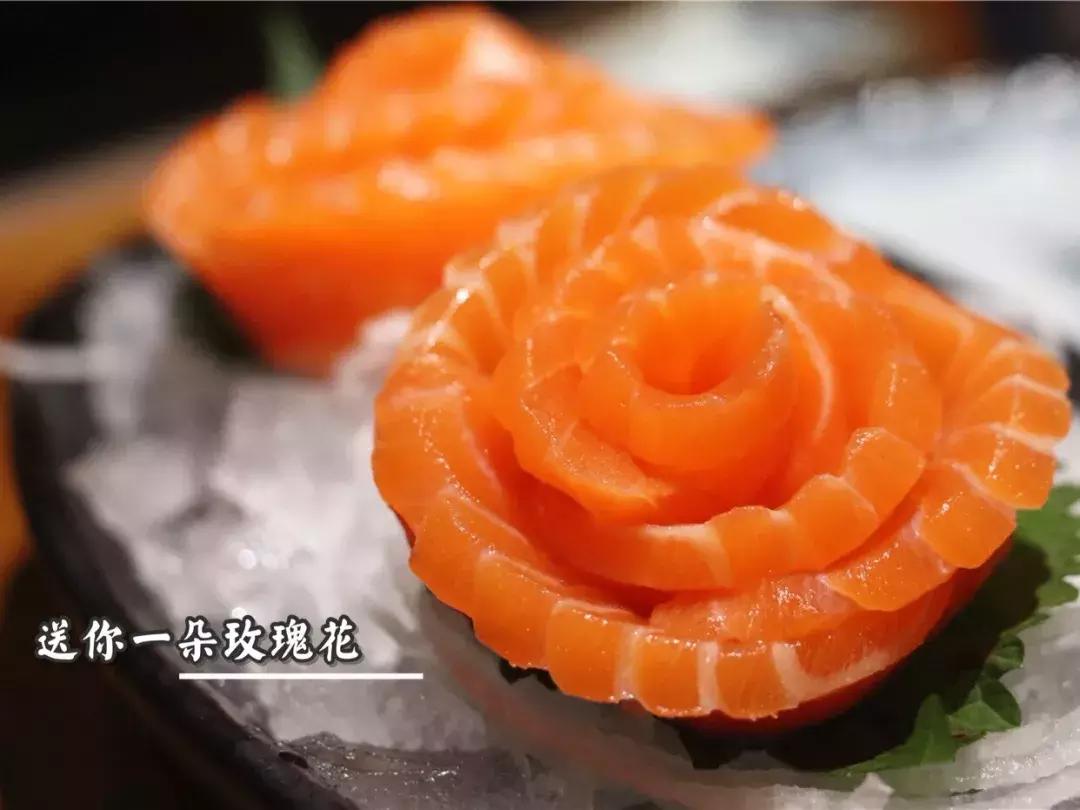 Madein*疆新**！不用100元能吃三文鱼全鱼宴？！