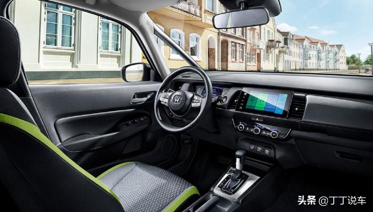 本田ur-v2020款370尊享试驾,1.5的新飞度和1.0t的凌派哪个省油