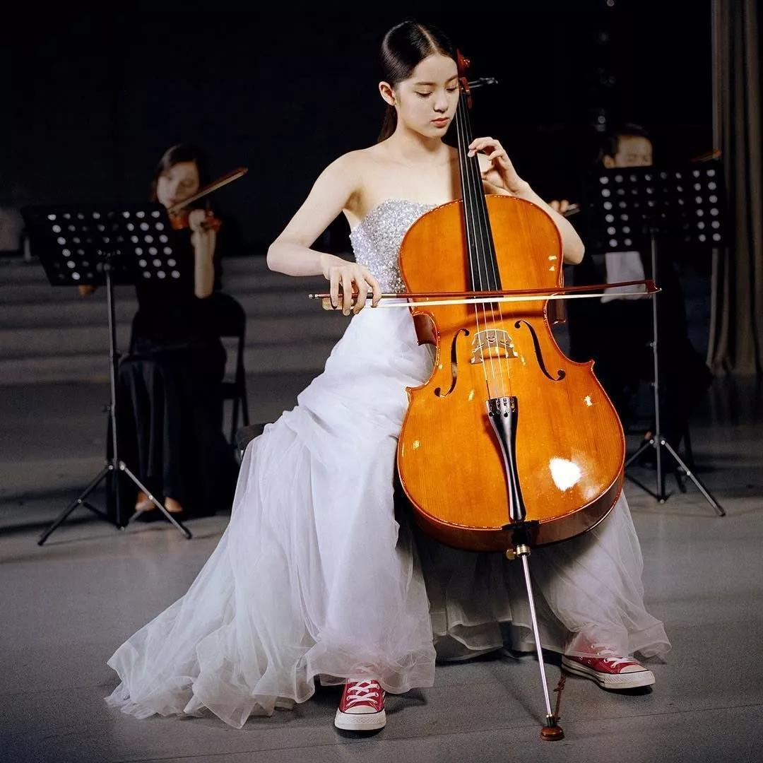 欧阳娜娜从小就享受着荣华富贵,欧阳娜娜最新惊艳亮相