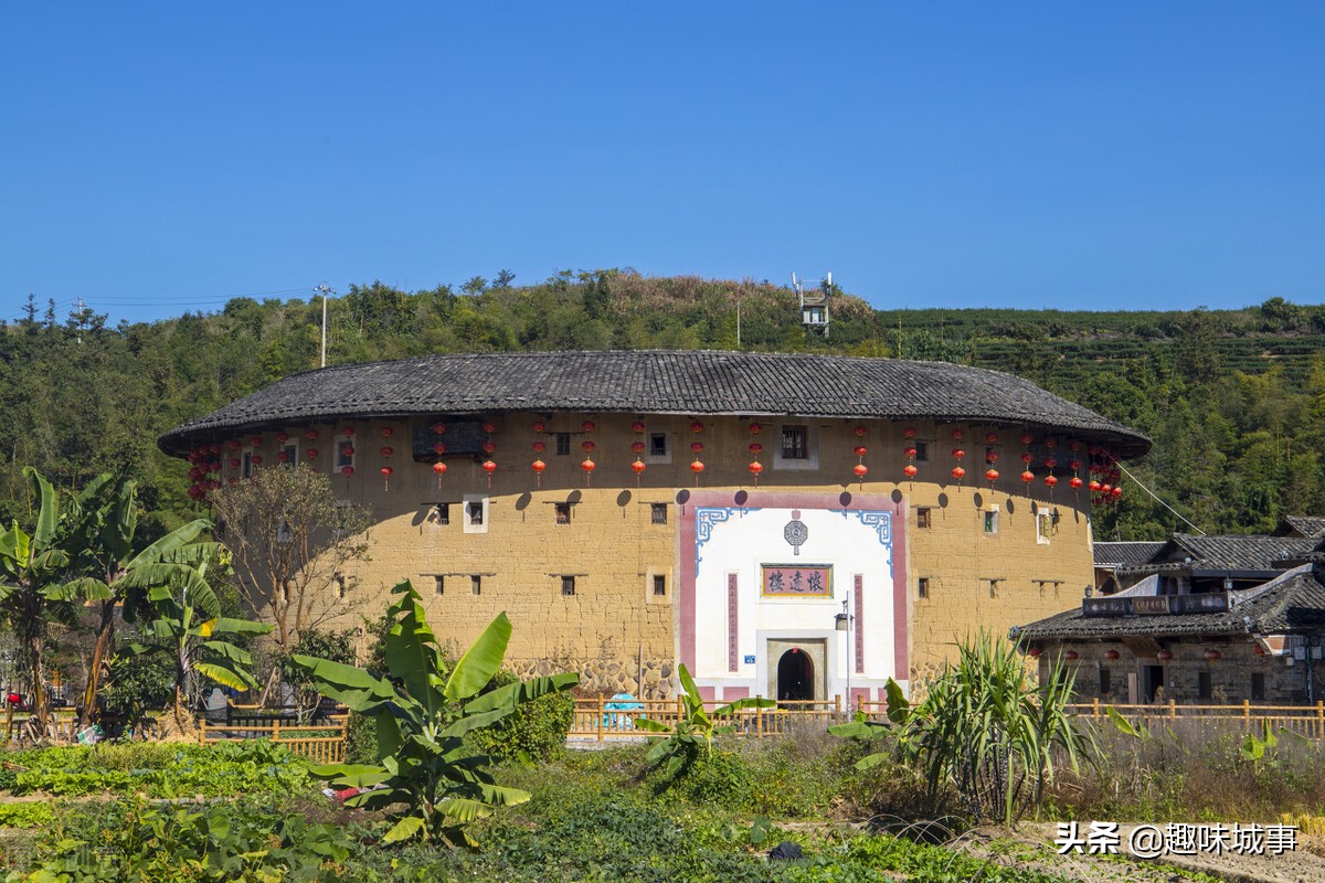 南靖土楼光看四菜一汤不过瘾,沼泽地上的最高土楼,堪称风水宝地