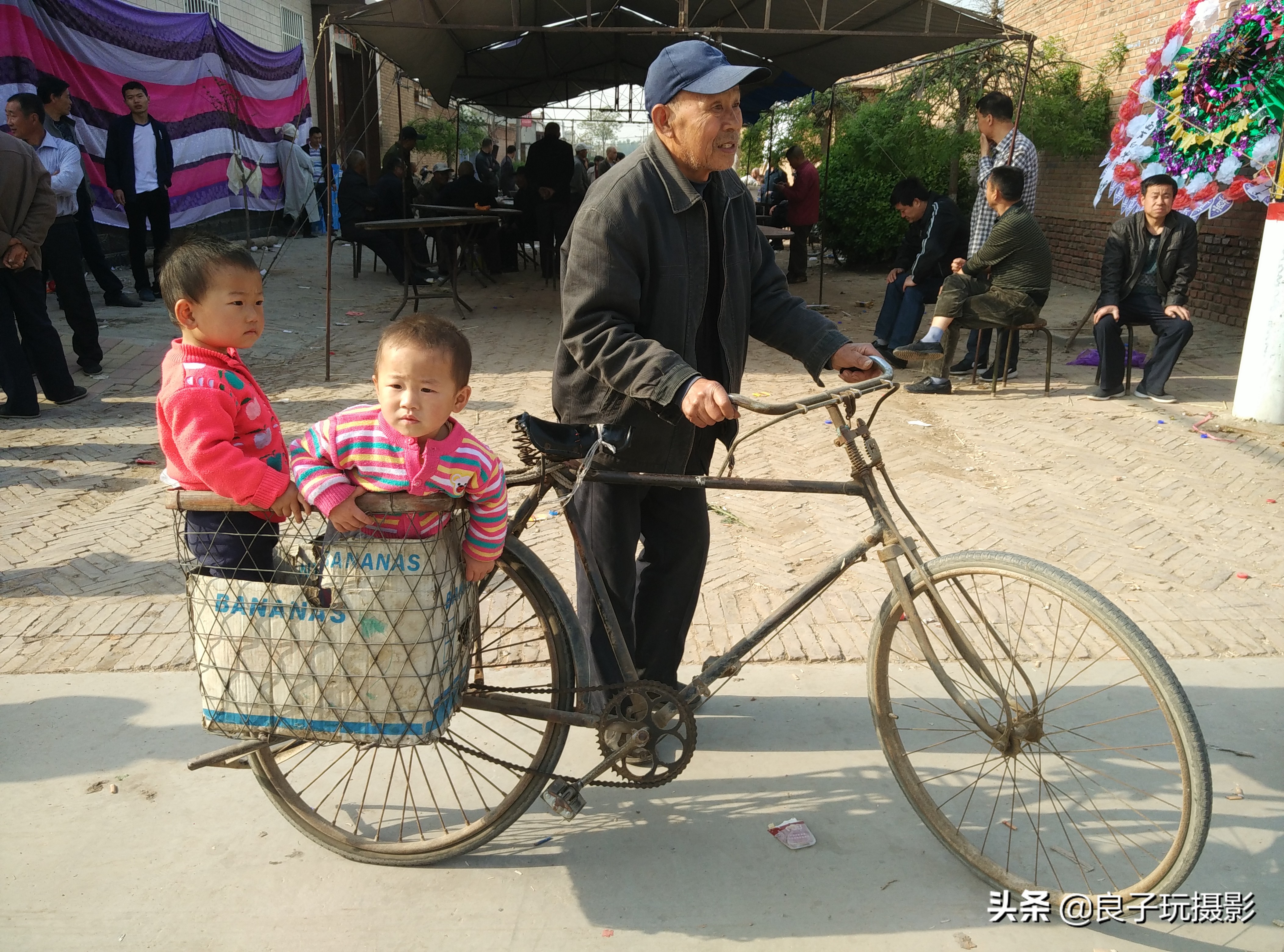 捕捉街头美好瞬间,用手机捕捉美好的瞬间