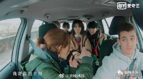 老公夜会嫩模转1万，小S却一个包背10年，这婚姻好不好她不知道？