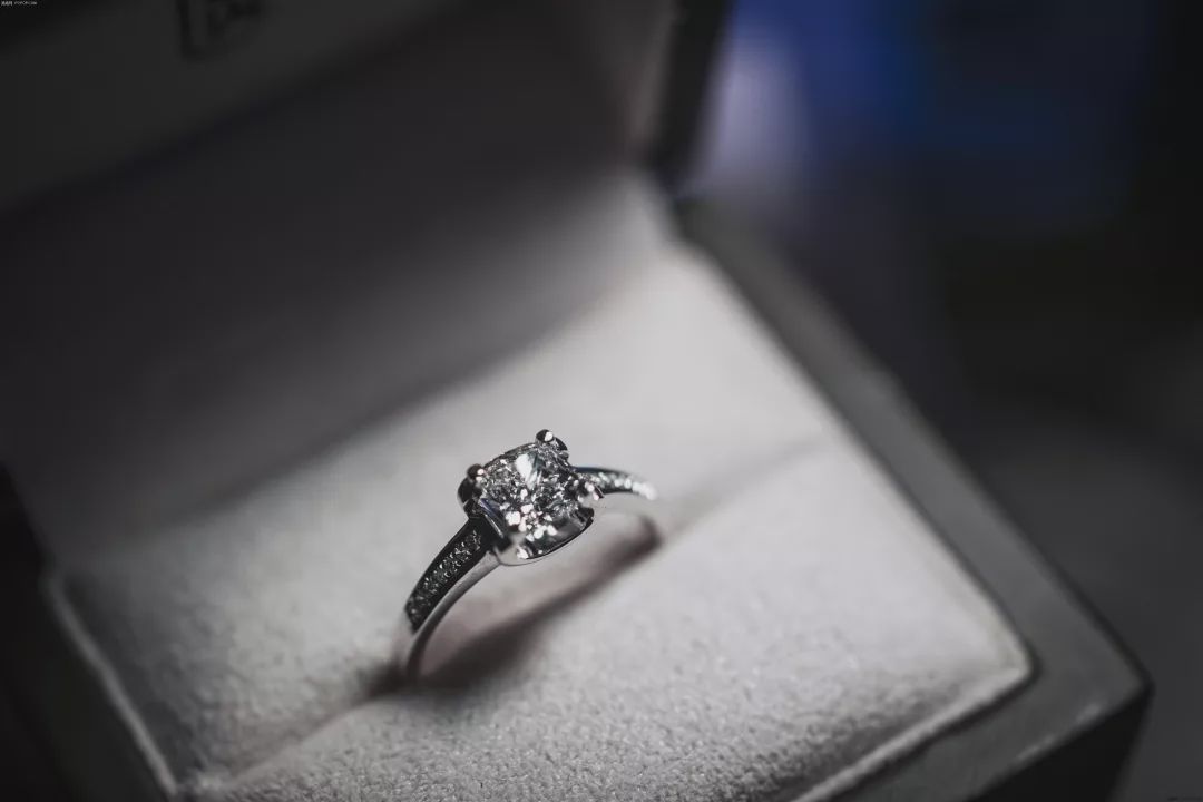 珠宝首饰快递需要注意什么,购买珠宝最常见的5大陷阱