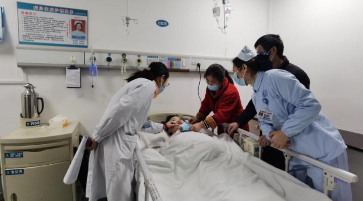 罕见病！19岁女生剧烈“痛经”，打一针就要15000元