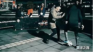 足球花式绝招教程,足球技巧花式过人