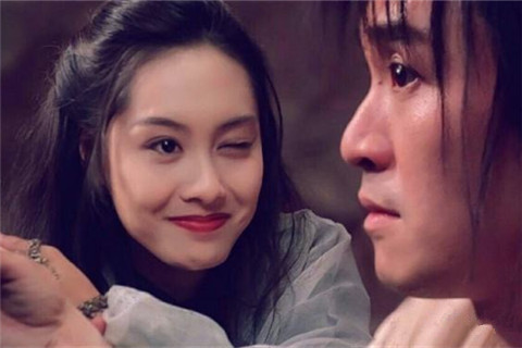 男生暗恋一个人的肢体特征,男人暗恋一个女人的十大特征