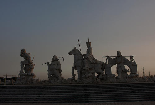 一面是佛一面是人,一面是佛一面是魔下一句