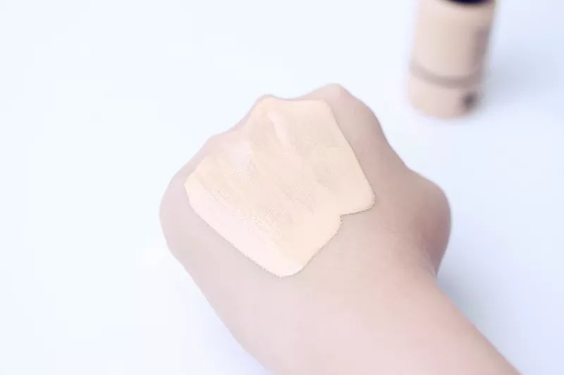 秋冬粉底推荐平价测评,秋冬混干皮粉底推荐平价