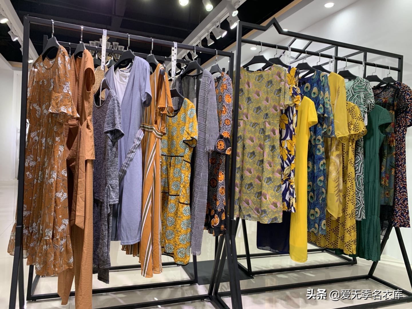 怎么逛批发服装店,县城服装折扣店从哪里进货