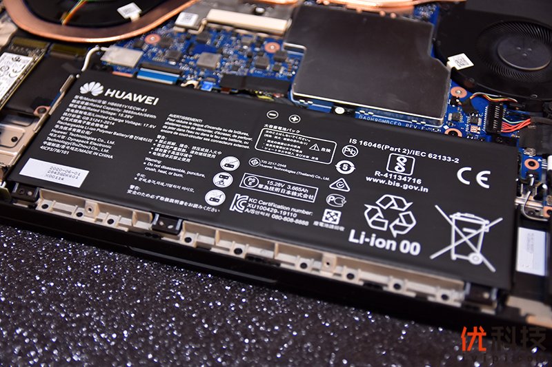 荣耀猎人v700风谷式散热,荣耀猎人游戏本v700i5款测评