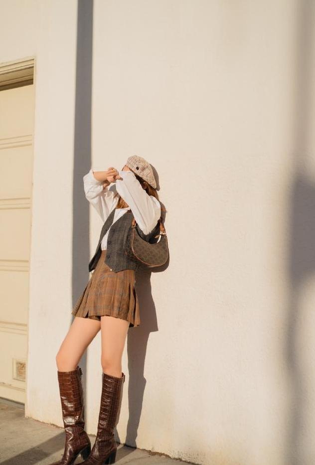 枫叶适合什么颜色的衣服,红叶穿什么颜色衣服好看