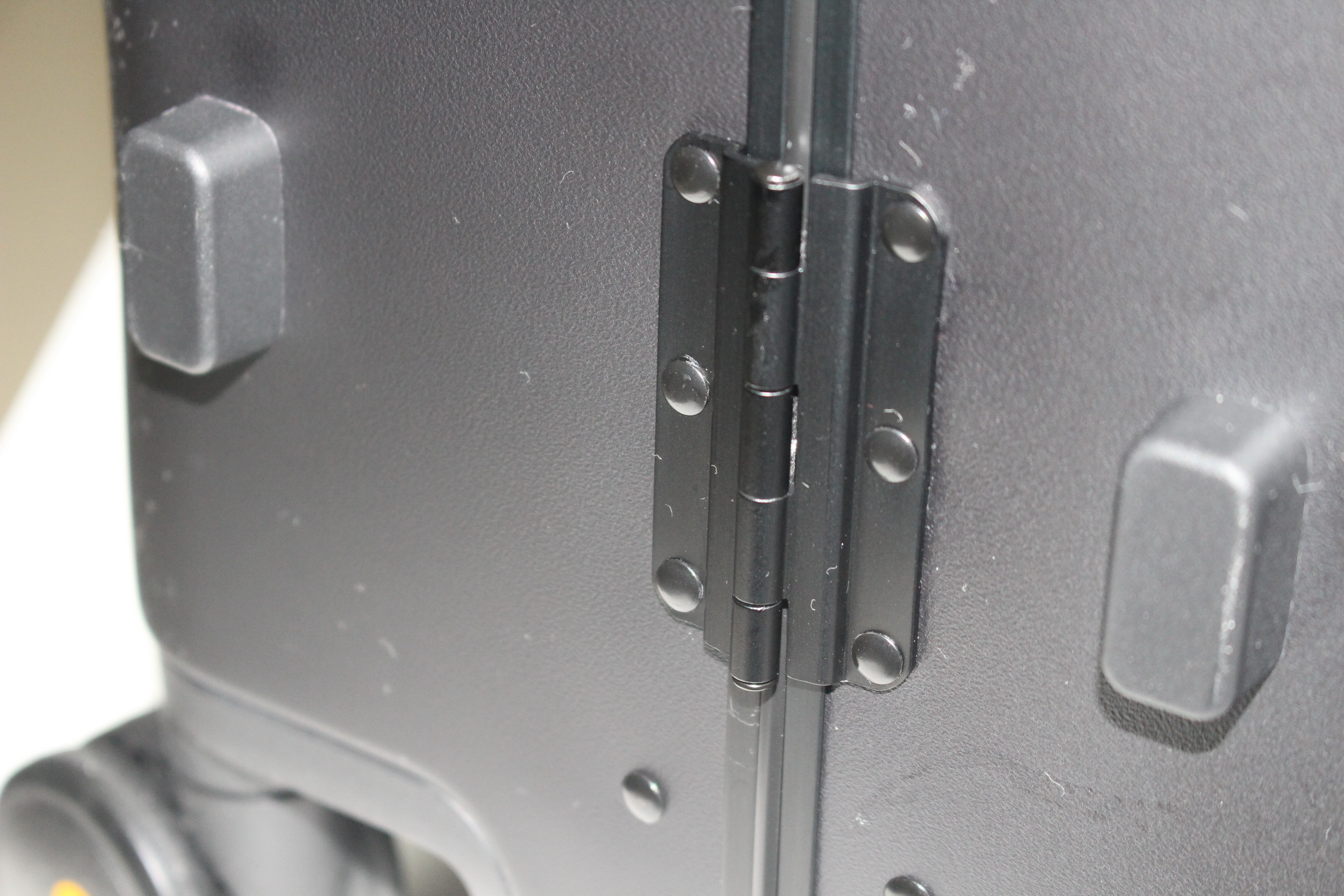 晒个锤子？LEVEL8旅行箱——男士商旅必备