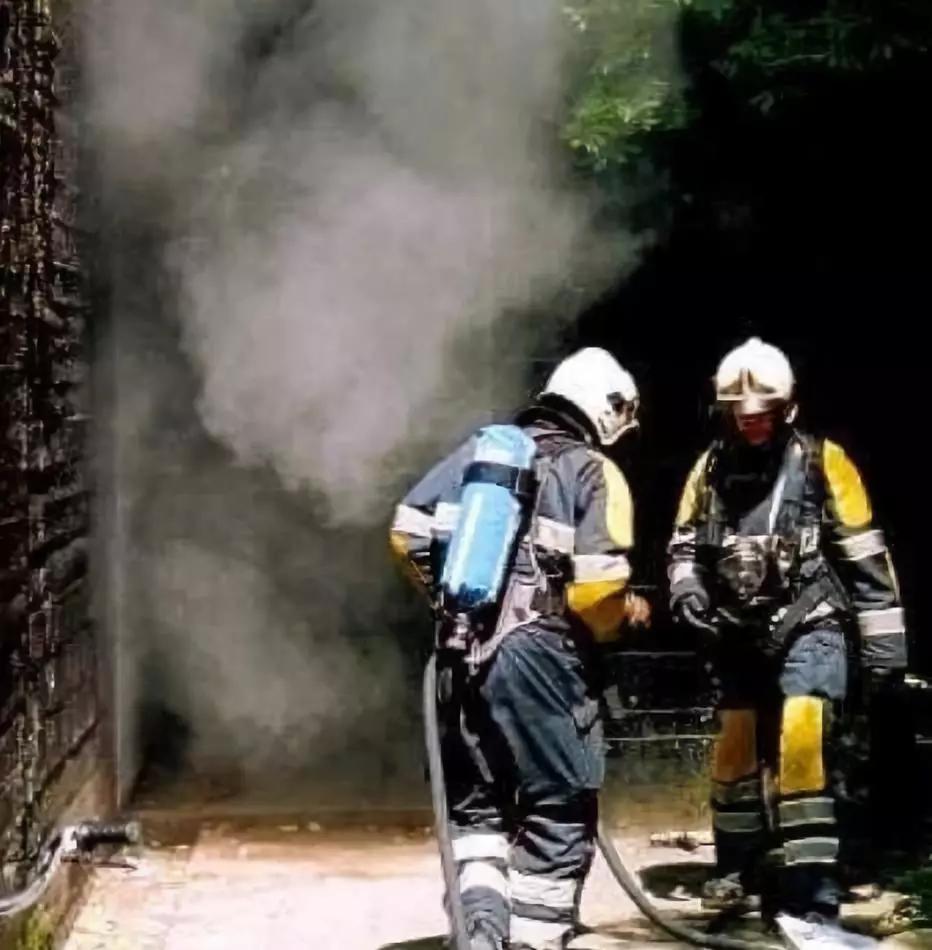 你看过的黄片,可能存在一个叫赛博庞克的国家里