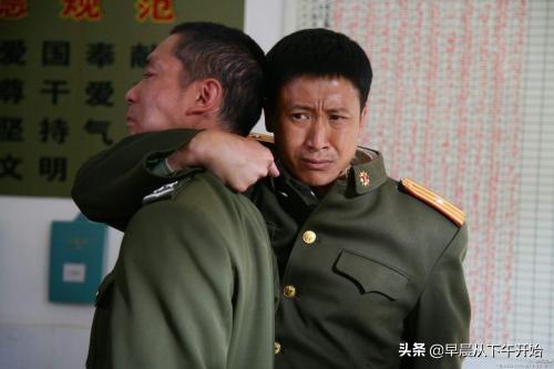 伍六一跟许三多介绍钢七连,士兵突击伍六一和伍万里