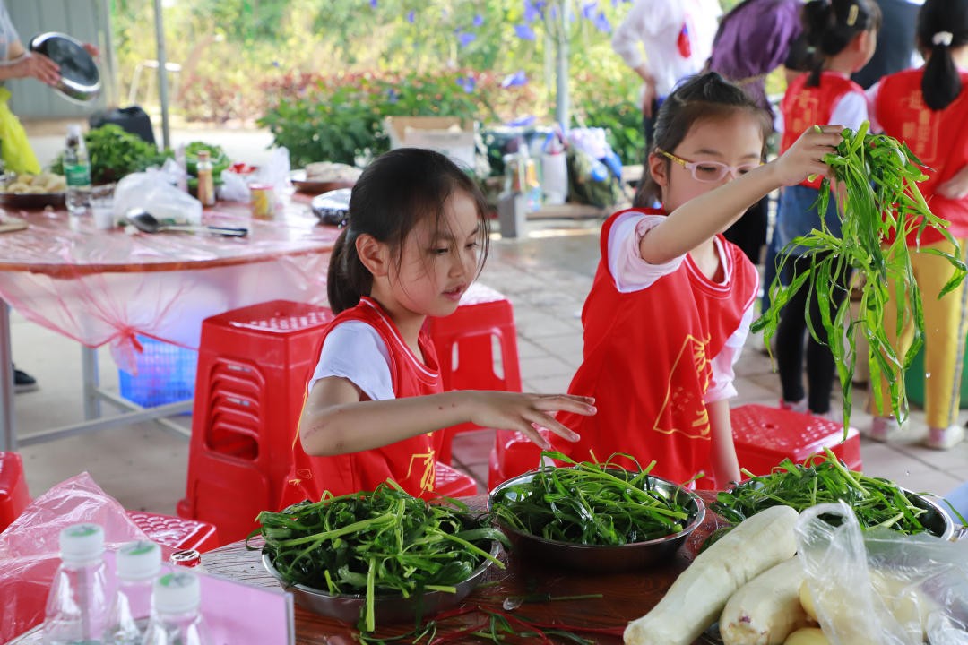 东莞东城万达亲子活动,亲子足球嘉年华广州上演