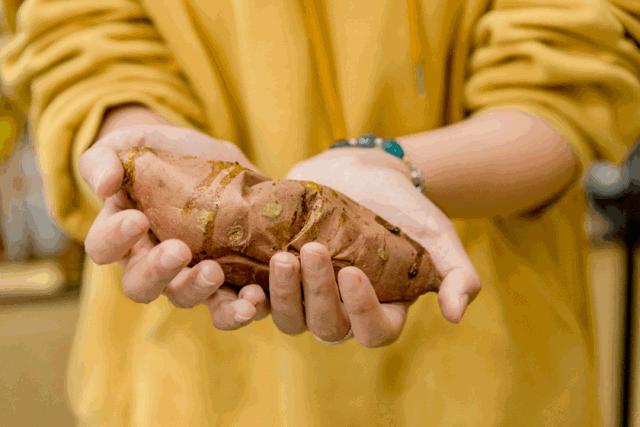 Foodie君亲测,专注19年现炒栗子的粒上皇,名不虚传!