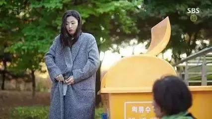 35000的香奈儿衣服清洗掉色,35000买的香奈儿掉色