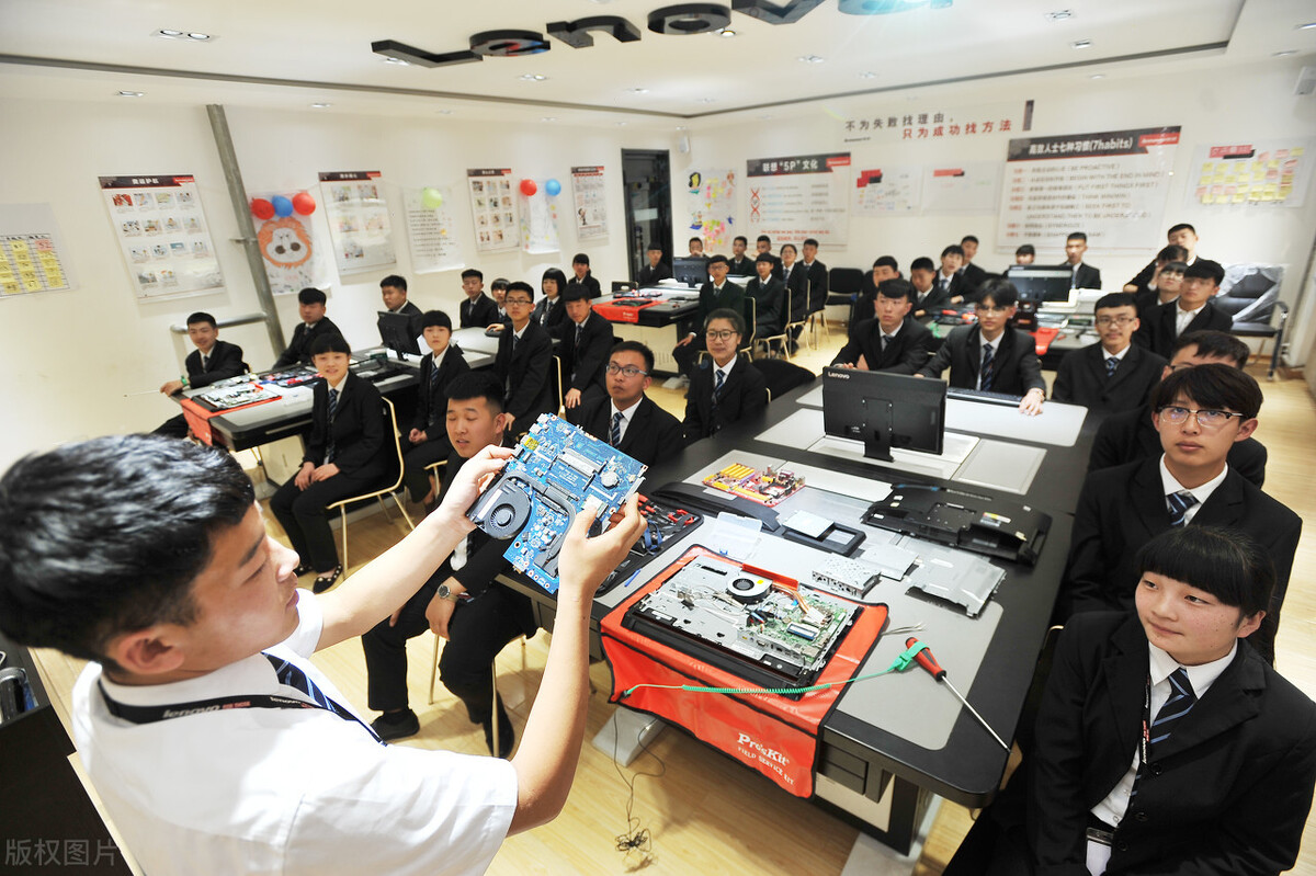 高职生如何看待自己,如何看待高职生创业