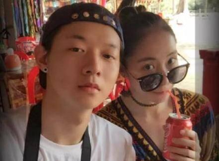 “霍尊发微博告别演艺生涯”，陈露的回应狠狠打了对方一巴掌，绝