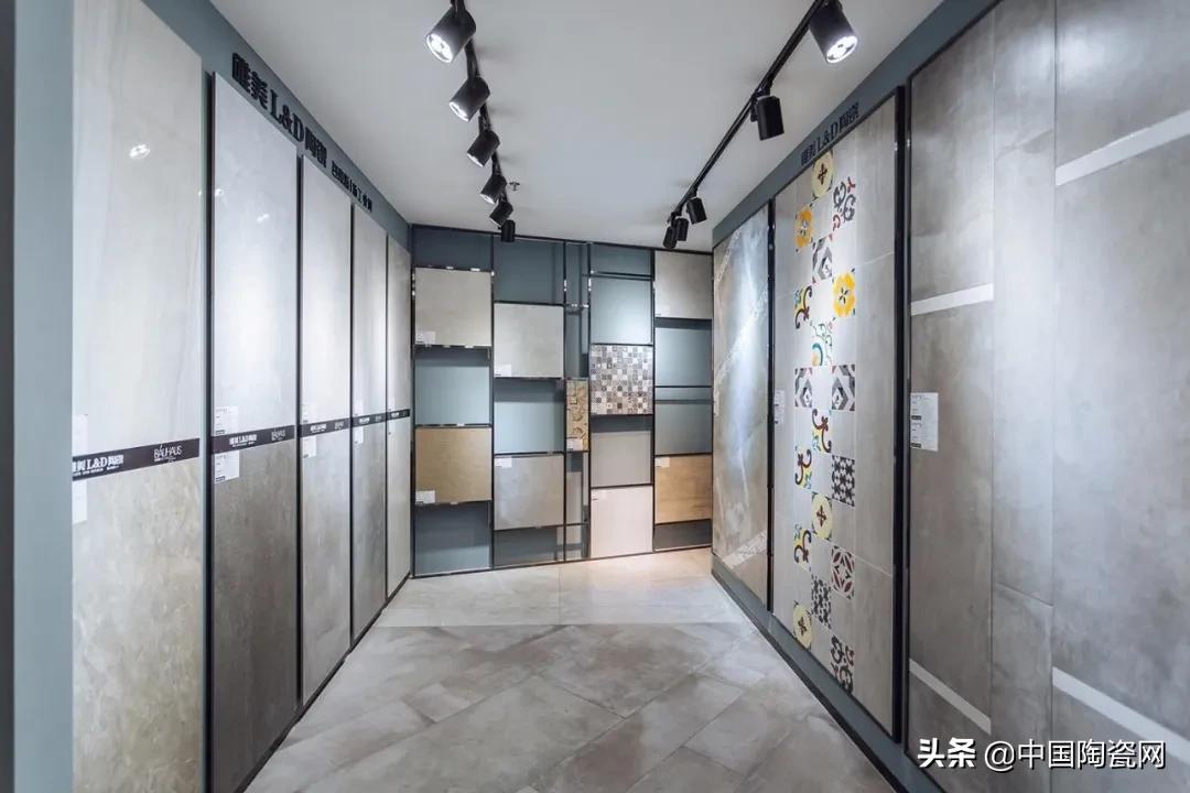 买瓷砖要找师傅,买瓷砖需要看品牌吗