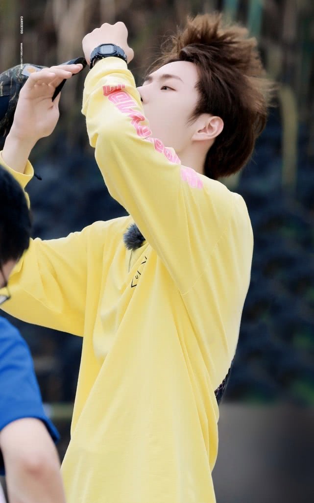 nike王一博穿搭,王一博nike加小香风穿搭