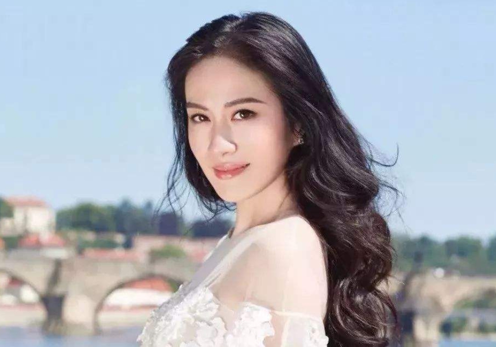 曾被传言“下降头”，遭男友家庭*力暴**的叶璇，如今怎么样了？