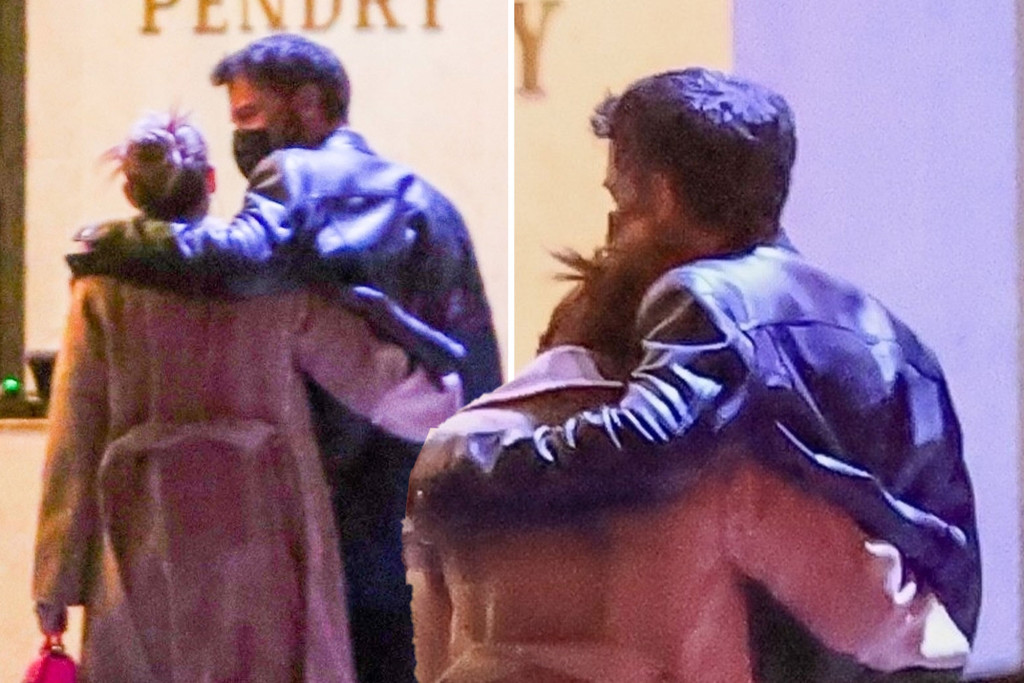 亲密热吻!好莱坞男神和电臀天后分手17年,复合1月超激情