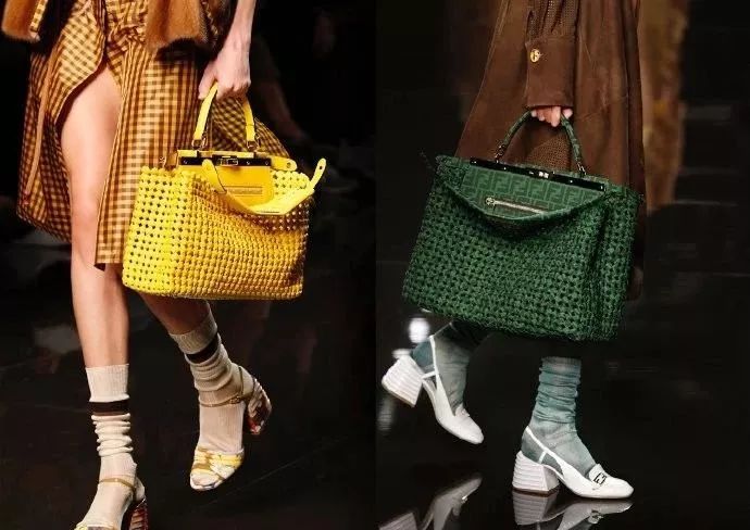 女人为什么总是爱买衣服,爱买衣服的女人有多好配音