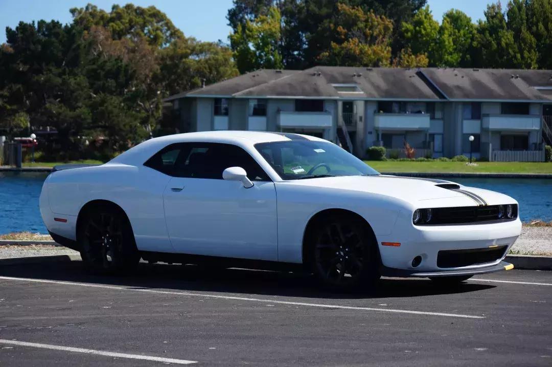 科迈罗挑战野马,科迈罗vs野马挑战者