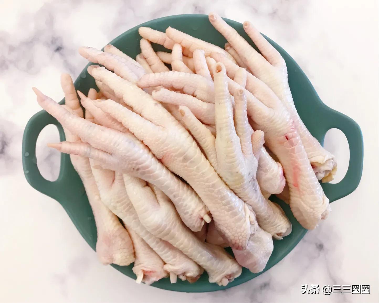 鸡爪怎样做才烂烀，一道快手卤凤爪教给您，40分钟出锅入口脱骨