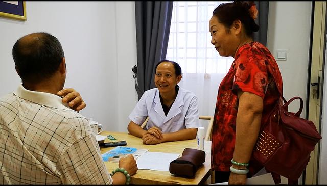 戴口罩过敏脸上发红发痒起疙瘩,戴口罩脸部出现红肿该如何处理